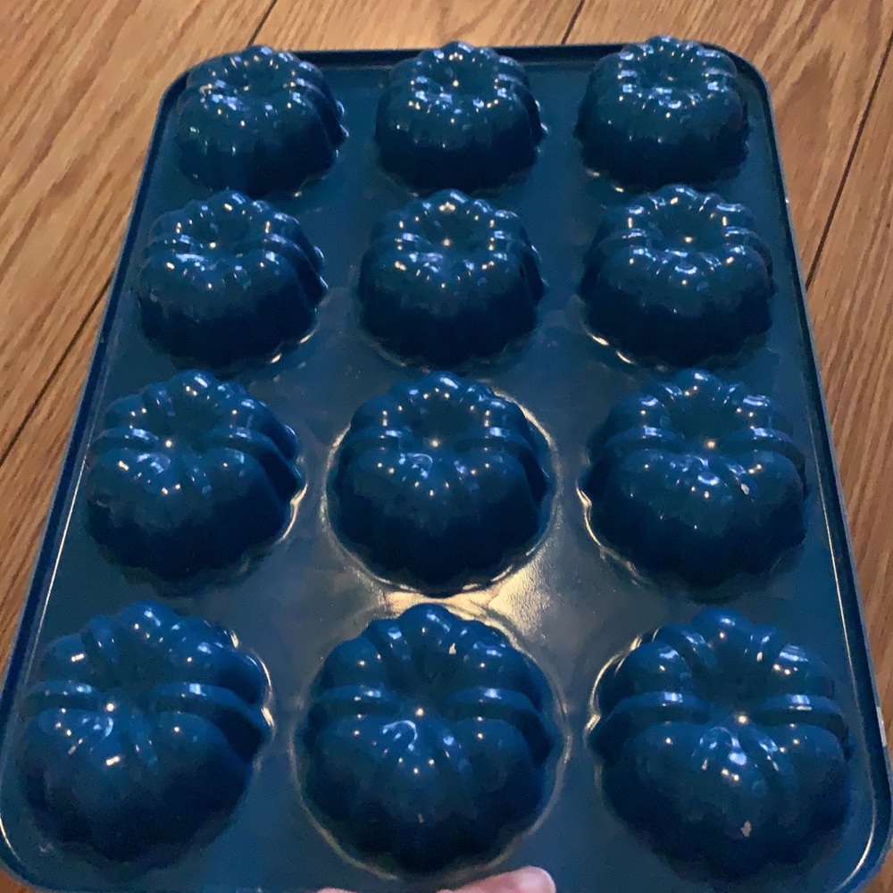 Nordic Ware Mini Bundt pan